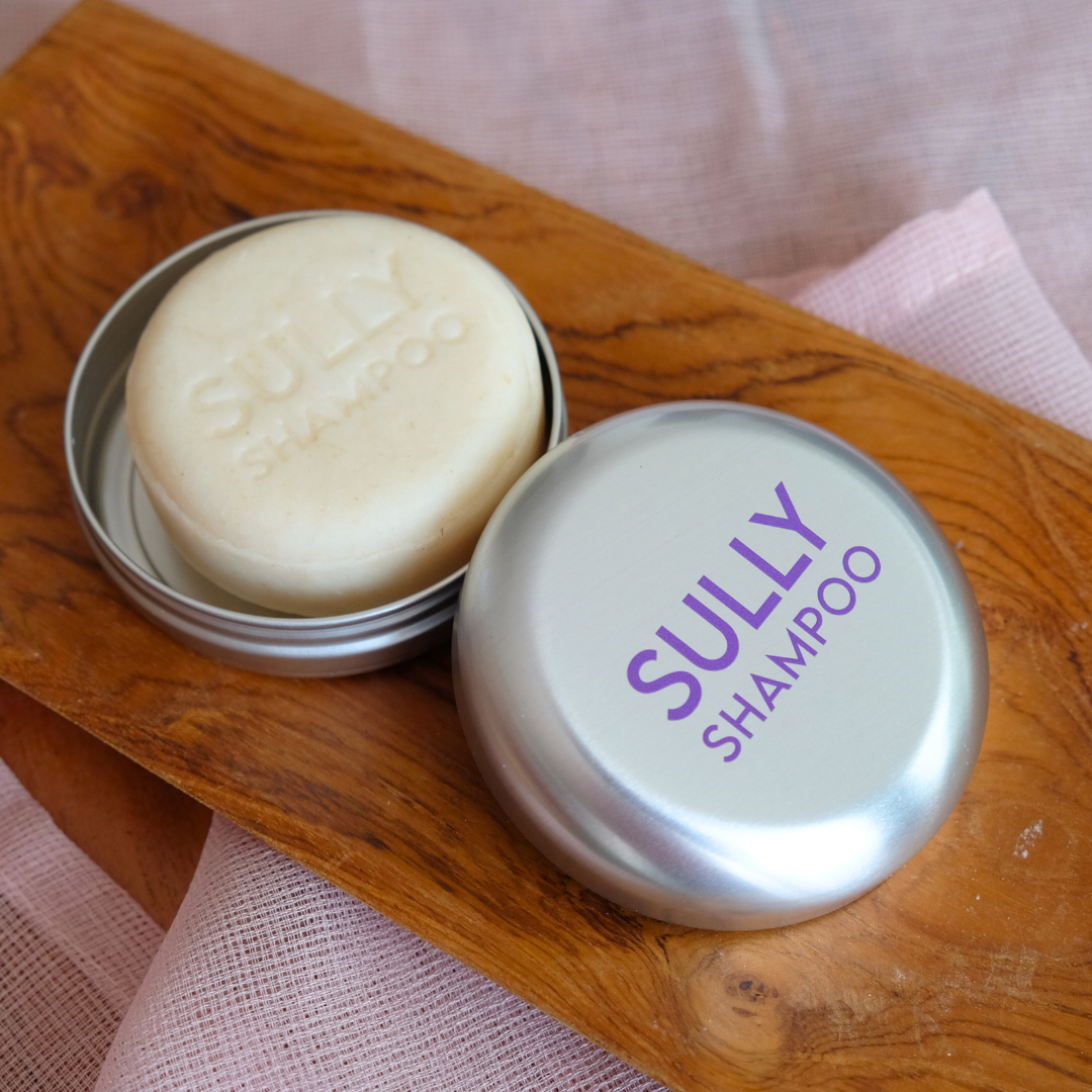 Твърд шампоан SULLY с алуминиева кутийка