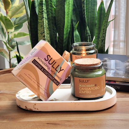 Сет от сапун и ароматна соева свещ SULLY с жасмин и сандалово дърво